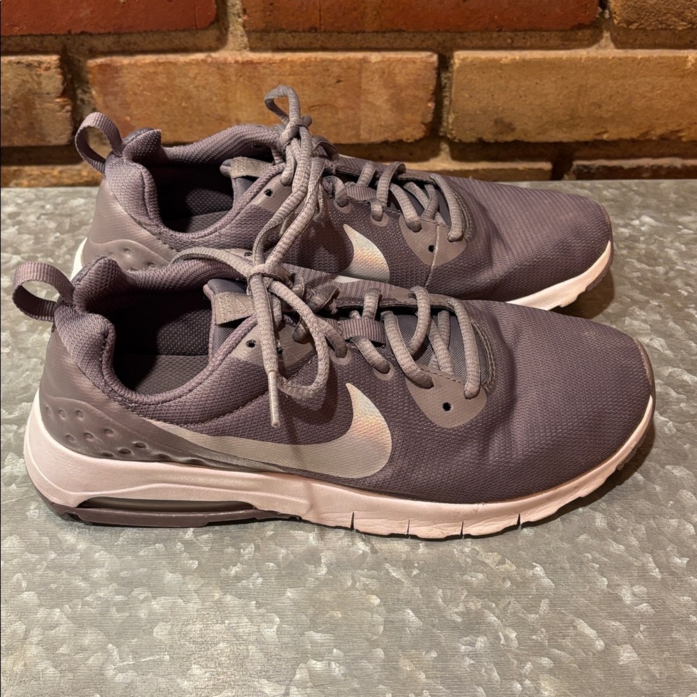 Nike Air Max Motion Running Shoes - Grey